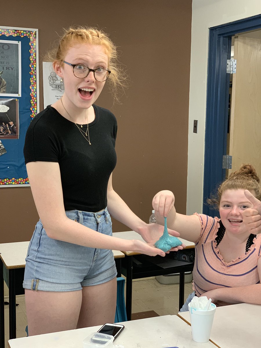 IBatPA's tweet photo. STEM at lunch! Making magnetic slime. 🧲 🧲 🧲 @Panthers_PA https://t.co/xgsahgLPXS
