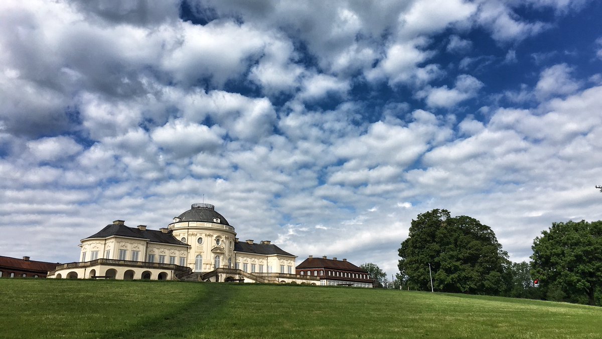 luzileaks's tweet photo. Das Wetter diese Woche ist in jedem Fall abwechslungsreich. Mein gelegentlicher Schlenker auf dem Weg ins Büro immer schön. #dienstagsfoto #donnerstagsfoto #solitude https://t.co/SzAeFkQFS9
