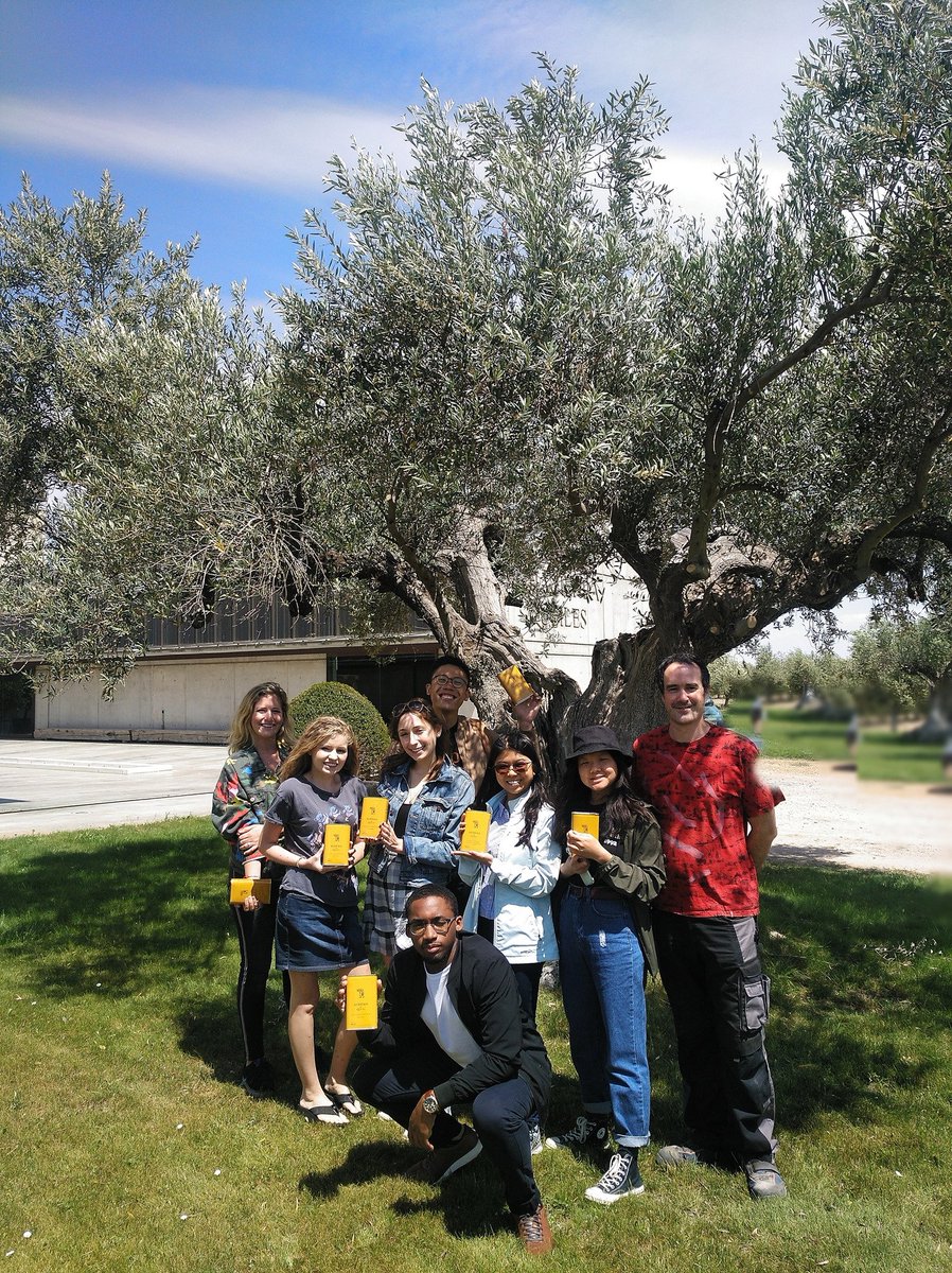 CIHEAMZaragoza's tweet photo. Discovering premium EVOO at Hacienda Queiles with @MABS_Summer students #MABS19 https://t.co/nORhvZdkaT