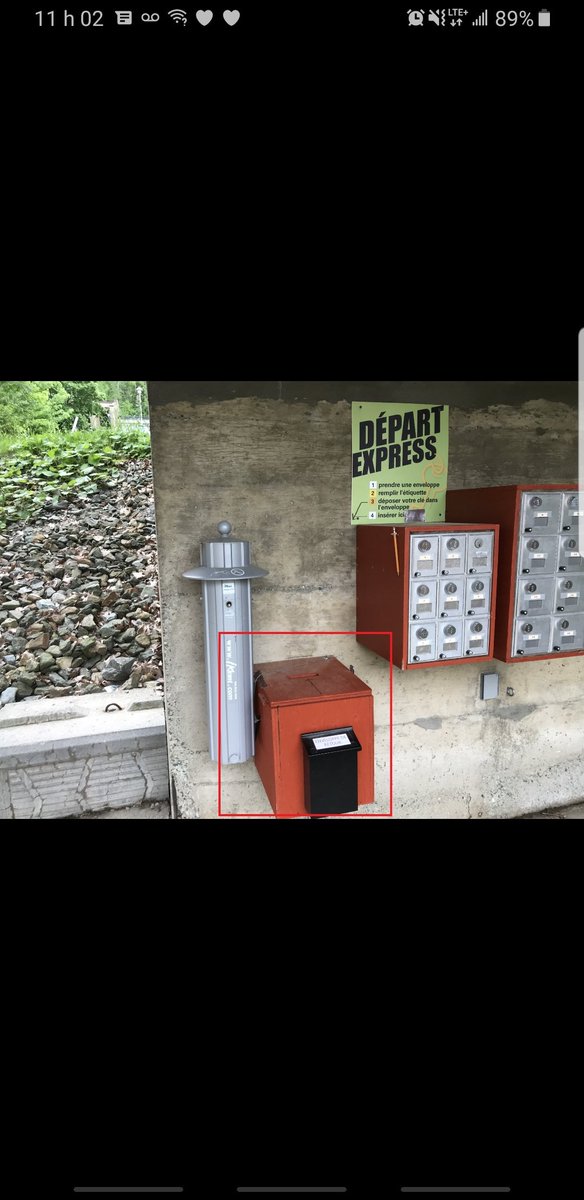 csm2019's tweet photo. Those of you staying at the student residences, if you have to leave early tomorrow morning and that the office is closed, just drop your room keys into the orange box next to the office, like the one in the picture. https://t.co/wVahbKLmyP