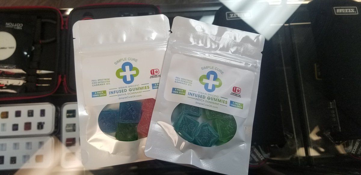 RollinVaporLLC's tweet photo. Simple Cure gummies! Indica and Sativa Infused! 15.99 each or 2 for 30! Come get em! #rollinvapor #tulsadispensary #oklahoma #oklahomadispensary #medicalcannabistulsa #medicalmarijuanatulsa #flower #edibles #cartridges #simplecure https://t.co/SDarVWZTaJ
