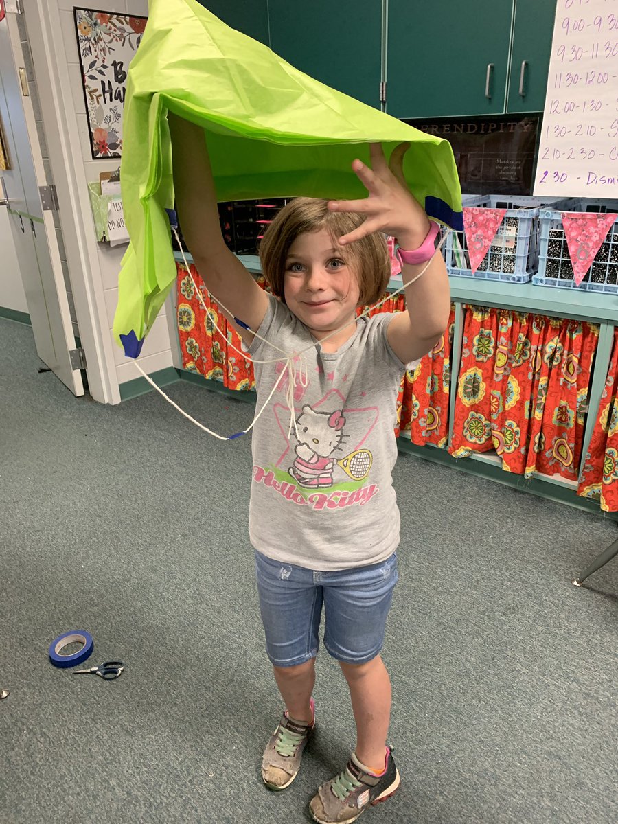 KCS_STREAMCamp's tweet photo. 2nd graders creating and testing their parachutes. https://t.co/srYDj77I8o