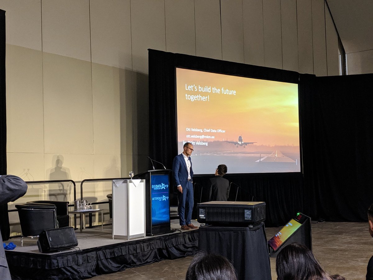 "If we are able to make processes faster, small to mid size businesses can make money." - Ott Velsberg from <a href="/EstonianGovt/">Estonian Government</a> talking about the ongoing projects involved with automation in Estonia. 

#BigDataTO #AIToronto