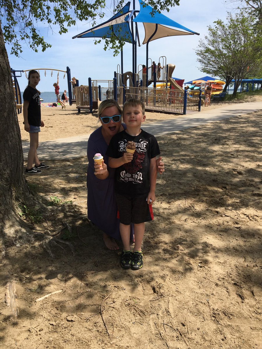 LakeCountyESC's tweet photo. Miss Crystal and Mason enjoyed a sweet treat at beach day! #FairportLatchkey #beachdays #MakingMemories https://t.co/hmCldmBmfn