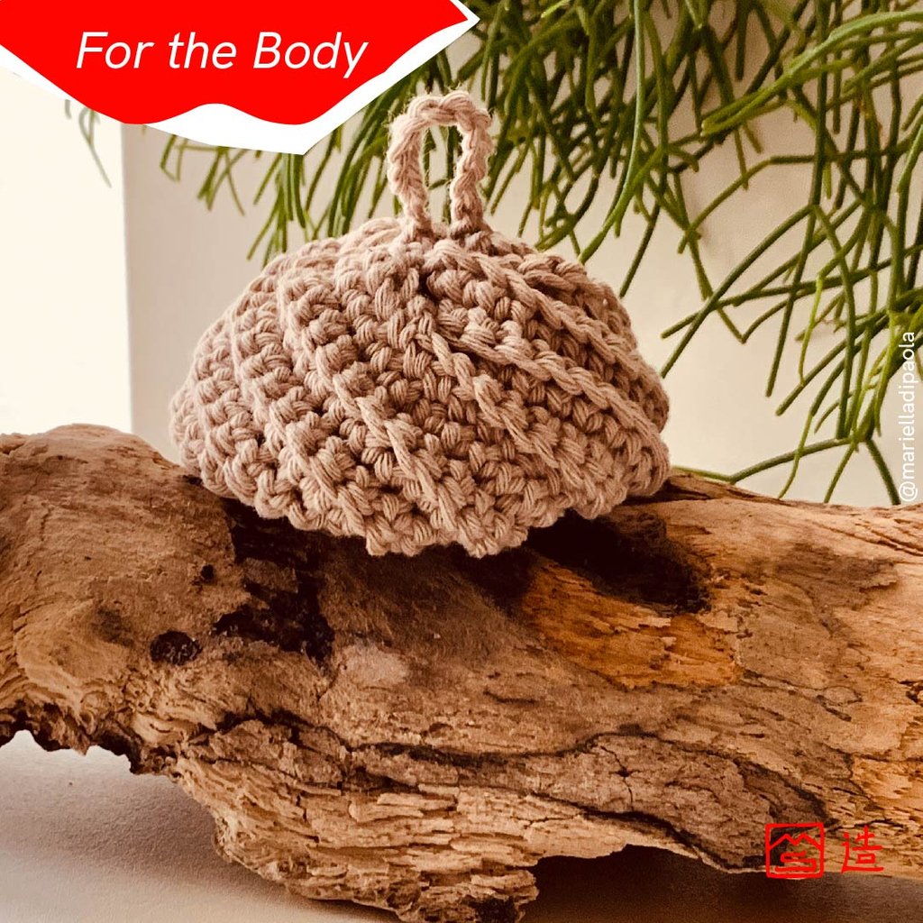 #ZeroWaste: our maker Mariella did these Tawashi sponges. Tawashi sponges are not thrown away! They are washable and can be reused. Nature will thank you afterwards!

The Tawashi sponge for the dishes is made from hemp and the one for the body is made from cotton.
#MakeSmthng