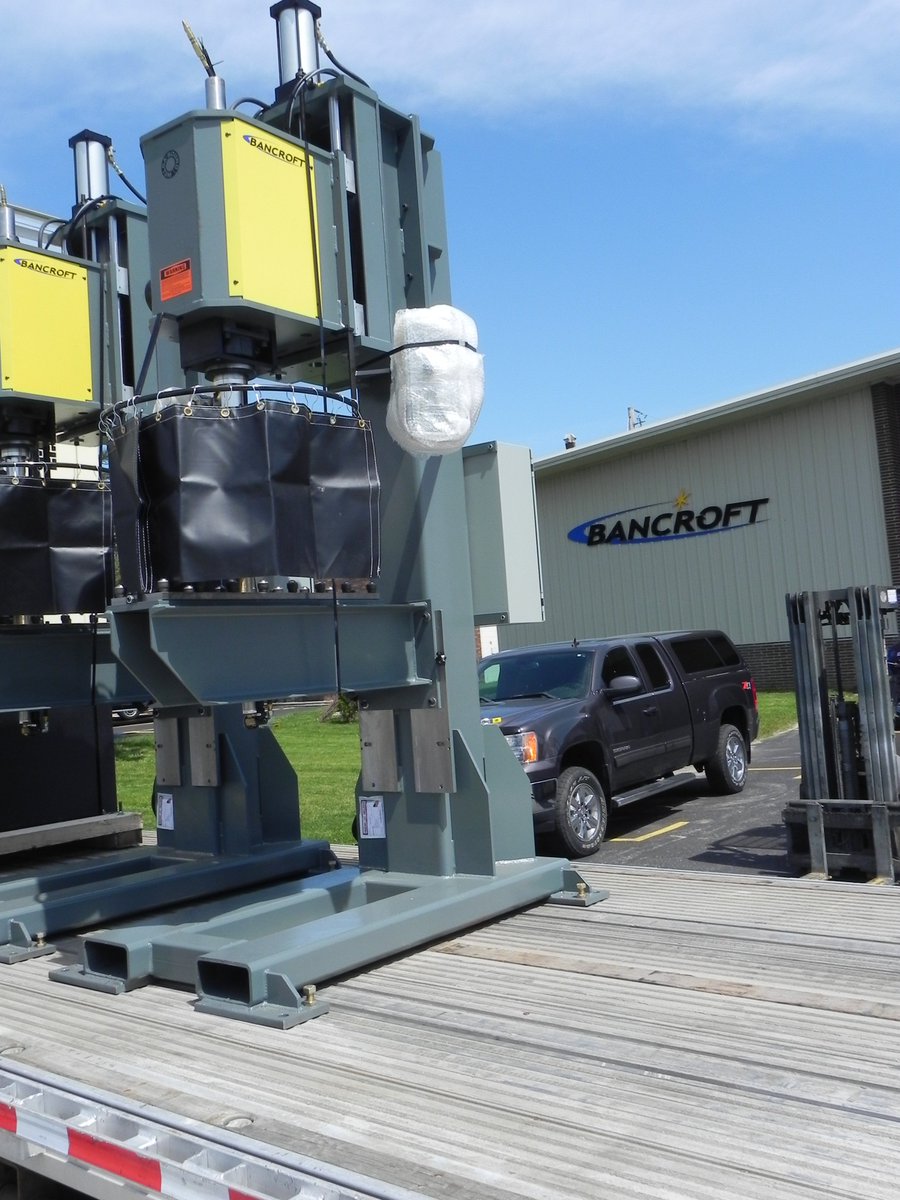 BancroftEng's tweet photo. 2 new WELDA-ROUND 550A Rotary Welders were shipped out this week. These machines were designed and engineered for welding aluminum cylinders!
#rotaywelders #welding #automation #manufacturing #fabrication #engineering #rotarymachine #welder #circlewelder #bancroft https://t.co/HKsLvoOm0O