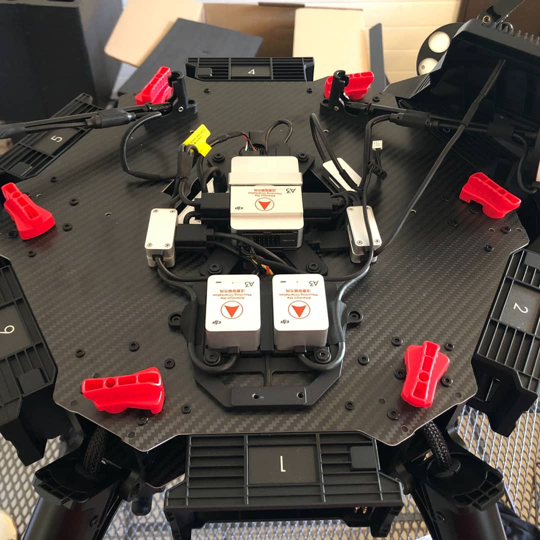 WTechnika's tweet photo. Instalace DJI M600 Pro, Ronin-MX + D-RTK pro výzkumné aplikace s WIRISem Pro (30mK verze) a pro 2D mapping (precizní zemědělství) - dodávka pro univerzitu ve Švédsku.
#dji #djicz #djienterprisecz #djienterprise #djidrone #djidron #m600 #m600pro #wiris #dron #drone #drones #uav https://t.co/WOGX7d277M