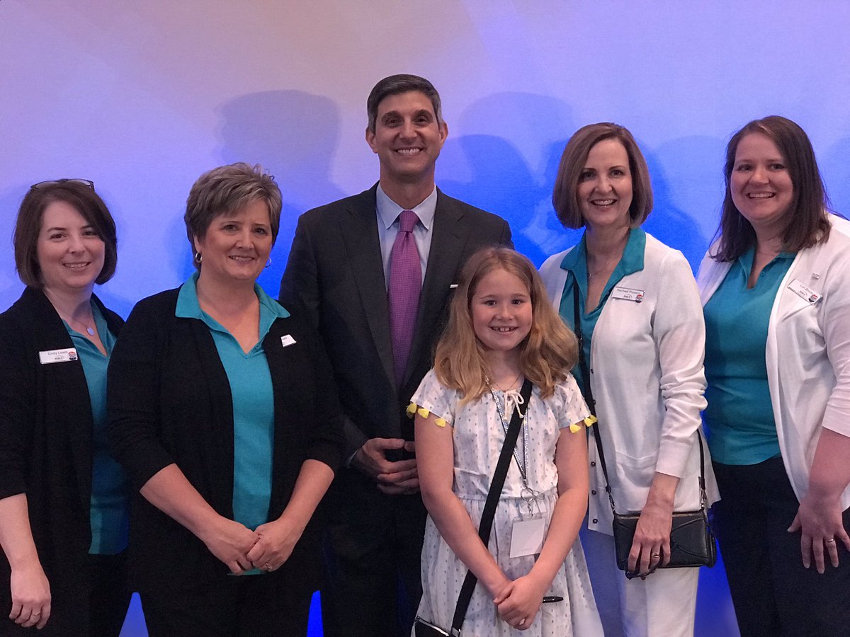 PVitaleSpeaks's tweet photo. A fantastic morning had during the 129th Annual Convention for the @mobankers in the #ShowMeState. What an enthusiastic group and committed fan base of the @StLouisBlues! #MBA19conv https://t.co/YpWoYuagiY