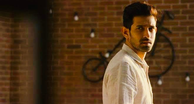 25. Veer (Vikrant Massey)- Broken but Beautiful I’m not saying he’s right in being self-destructive and not moving on. All I’m saying is that you can feel his pain, his despair, his guilt, his grief especially when he says“Pyaar kya kisi expiry date ke saath aata hai?”