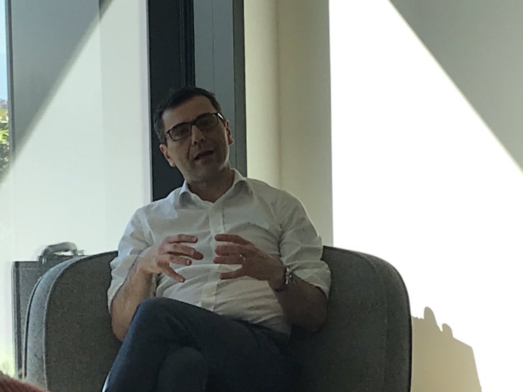 “Diamo il doppio delle giornate di congedo previste dallo Stato ai neo #papà, me compreso. Stare a casa con mia figlia è stato di stimolo per me e di esempio per tutti i dipendenti! L’uomo deve crederci e impegnarsi nel supportare #donne e #mamme” <a href="/FabrizioGavelli/">Fabrizio Gavelli</a> di <a href="/Danone/">Danone</a>