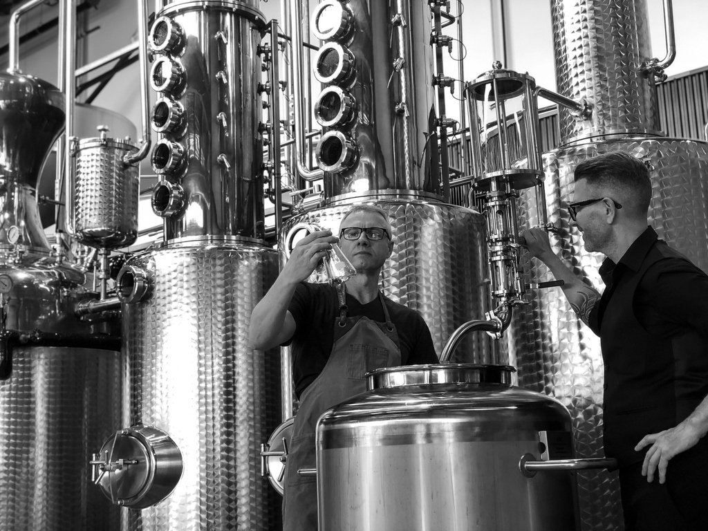 Kilingerrye's tweet photo. Sometimes you gotta break the rules, &amp; that's just what brothers Pierre and Michel Mantha were thinking when they created @Kilingerrye! ✊ Inspired by old school alcohol &amp; copper pot stills, they crafted a one-of-a-kind rye that is undeniably complex and yet sippin' smooth!💯 https://t.co/7IwvUr5osI