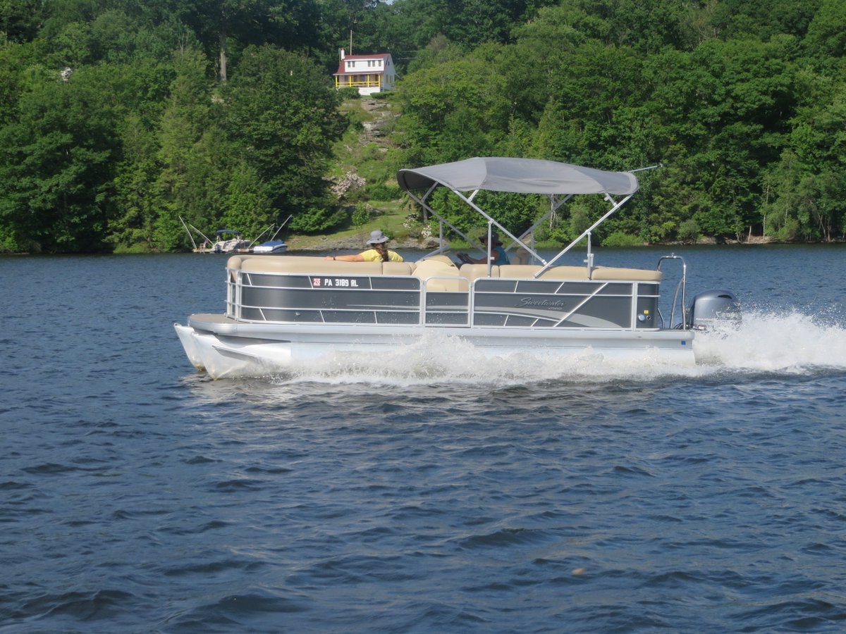 LighthousePA's tweet image. We had some lake fun yesterday with our rental fleet boats!

Showcasing the Premium Pontoon, Ski Boat &amp;amp; our Sailboat included in the background

Make sure to call us @570-857-0779 to reserve your rentals today or call us @570-857-0220 to start looking for your next boat purchase!