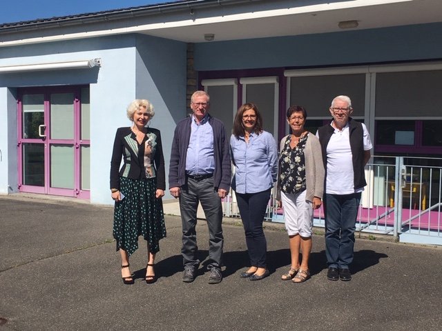 Prefet68's tweet photo. [#Collectivité]
Emmanuelle Guenot, s/préfète d'Altkirch,s'est rendue aujourd'hui dans la commune de #Bisel
▶️Rencontre avec M. Joseph Berbett, maire, M. Riff, 1er adjoint, Mme Muth, 2e adjoint et Mme Scherrer, secrétaire
▶️Visite du village et des écoles maternelle et élémentaire https://t.co/sXzJyrZyDW