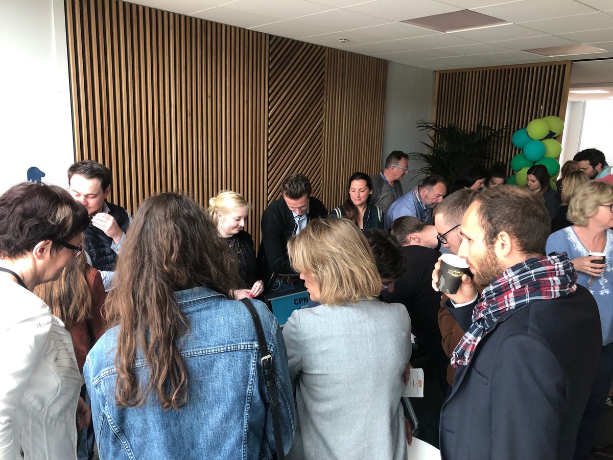 LGodenne's tweet photo. Des collaborateurs fiers de présenter leur métier et curieux de ceux des autres #fierté #bonnehumeur #assurance #prevoyance #entreprise, #corporels #auto #vva, nos réseaux commerciaux qui  recrutent...#axaouest @Mathieu_godart @benoit_poupon @beraudiere @yohanporet @dangibeauds https://t.co/wuBGN3kETN