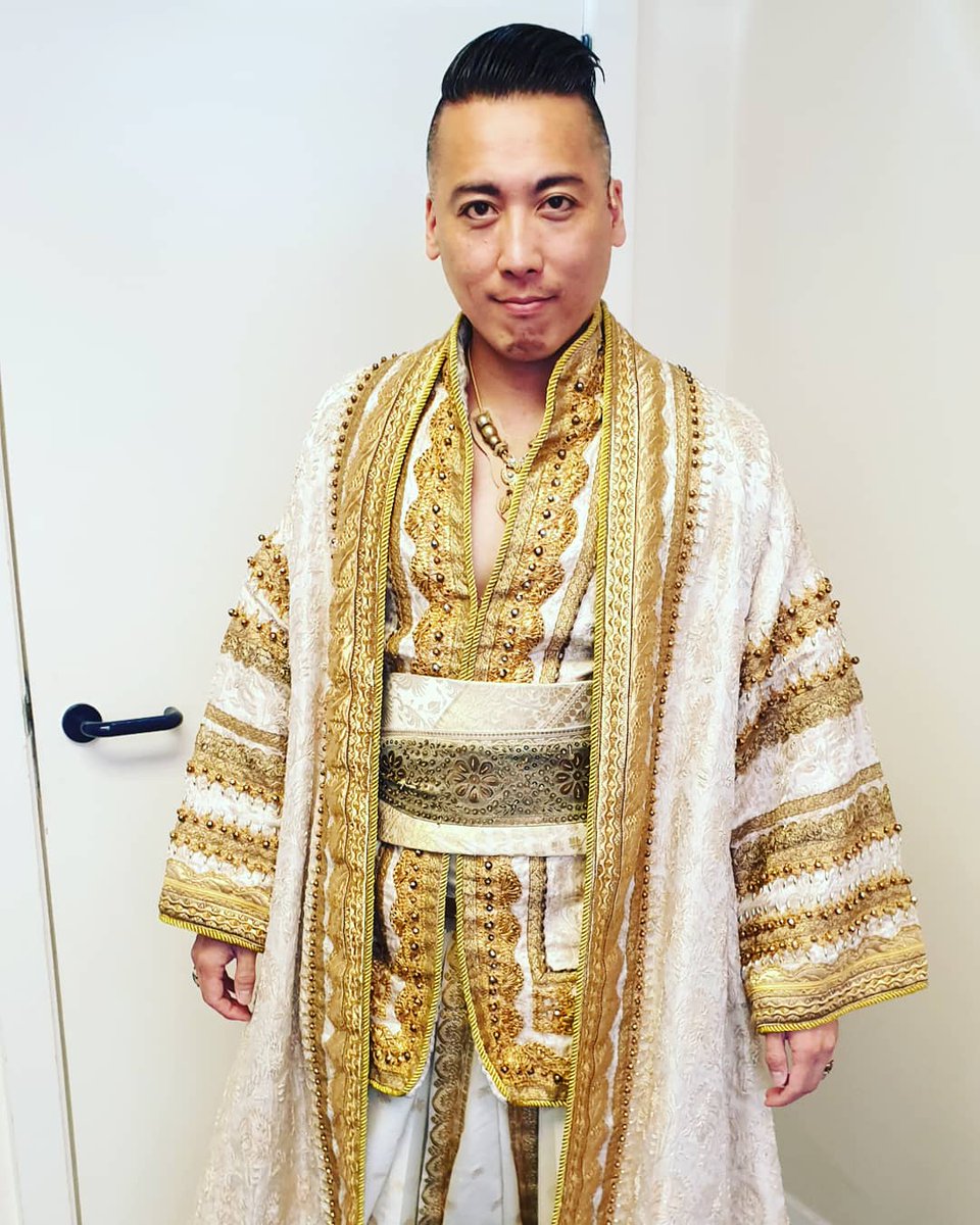 KokHwaLie's tweet image. Time to be The King again! #excited #etcetera #etceteraetcetera #puzzlement #TheKingofSiam #TheKingAndI #KingofSiam #touringlife #work #actor #actorslife #workingactor #theatre #musical #KingandItour #kingandi #sunderland #sunderlandempire @thekingandiuk @sundempire @thebwhagency