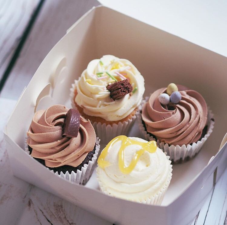 noshameinagain's tweet photo. It’s #CupcakeDay so here’s a picture to drool over! 😍(I still remember how amazing they tasted) 😋😋😋 ^Victoria 🍰🧁🎂 #slimmingworldjourney #podernfamily #Podcast #ww #slimmingworld #notsynfree #swfam  #slimming #Atkins https://t.co/8YQHgq24ZM