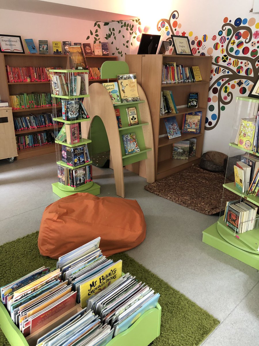 MrsHgrps's tweet image. Nearly there with our library now, a few shelves left to go up 😊