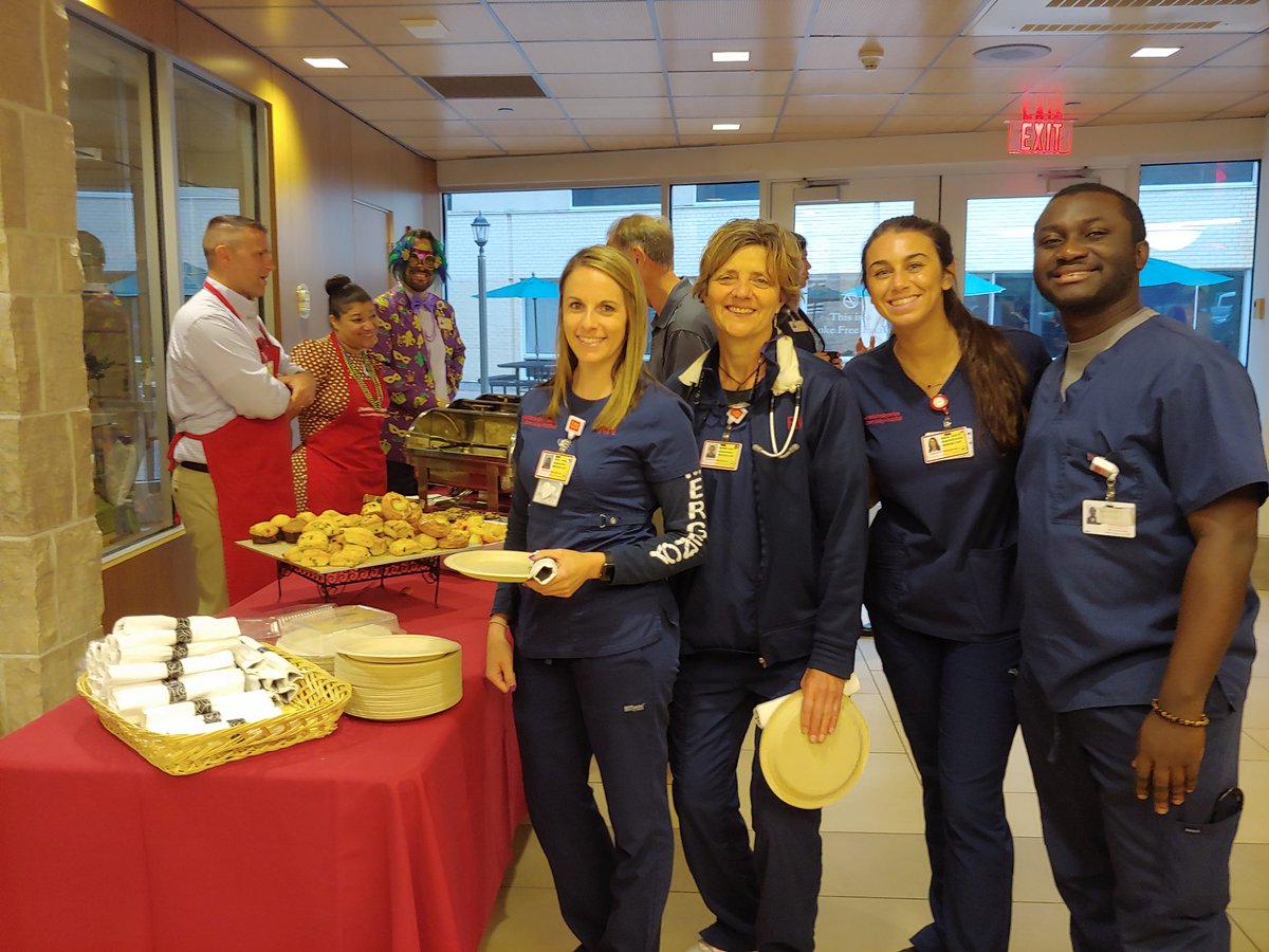 CLampersberger's tweet photo. Enjoying a well deserved Employee Appreciation Day breakfast #NYP #NYPHVH #MardiGras @NYPHVH @Daniel_NYP @AngelaGP_NYPHV https://t.co/LLyULyJZxa