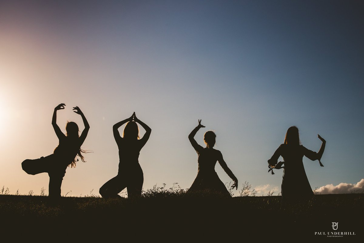 F+D's barn wedding in rural Dorset was beautifully DIY styled and full of so much laughter and happy tears #dorsetweddingphotographer #barnwedding #dorsetweddingvenues #countrywedding #dorsetwedding #dorset #weddingphotography #diywedding #weddinginspo #alternativewedding
