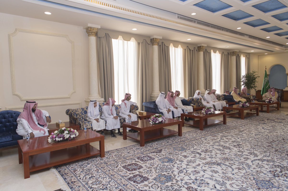 AljoufSA's tweet photo. #امارة_الجوف 
سمو أمير #الجوف يستقبل الدكتور الحميد والفائزين في #مسابقه_الامير_فيصل_بن_نواف لحفظ القرآن الكريم .
https://t.co/Unx37rW8k4 https://t.co/QLKkF6qgHB