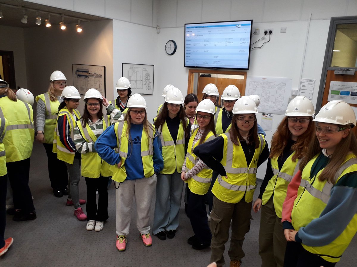 QM_Science's tweet photo. All ready to go around the power station https://t.co/t7YfFAkLl9