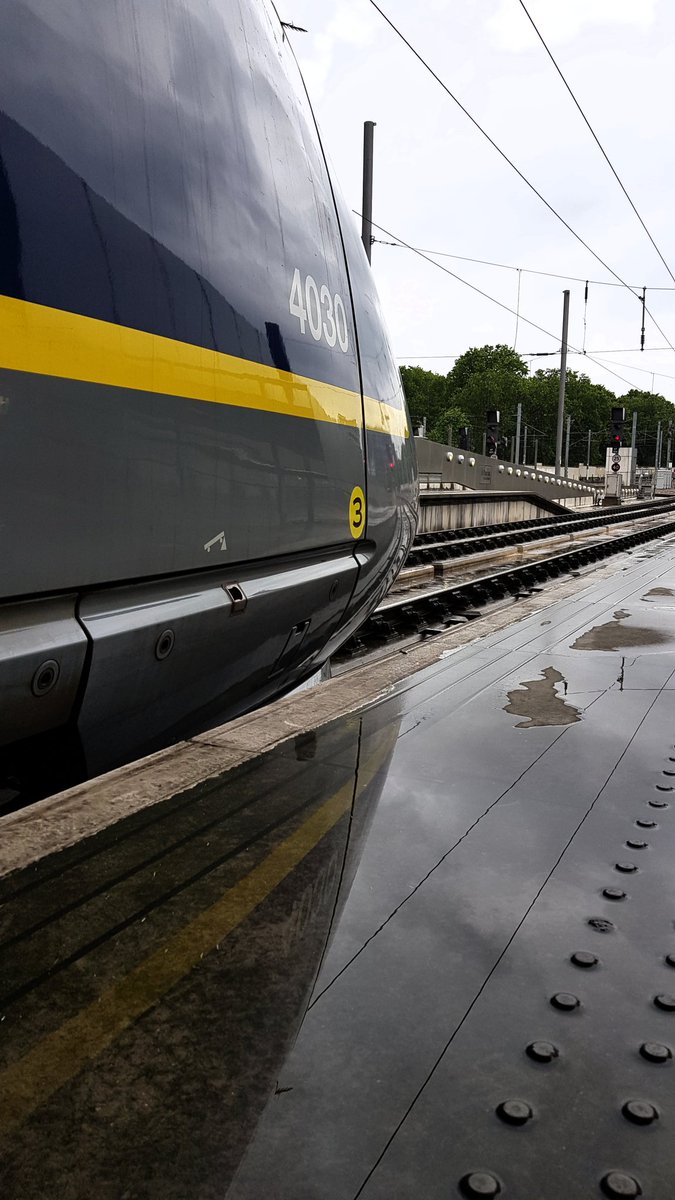 Justin on eurostar tweet media
