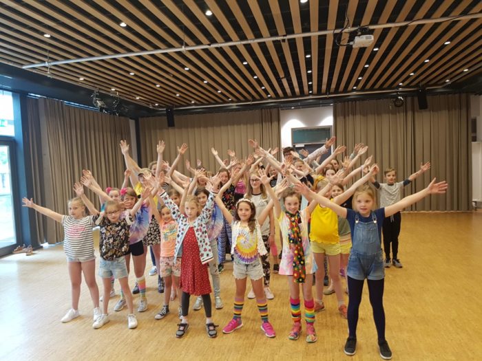 Zaterdag 15 juni is de Feestelijke start van de nieuwe musical- en theaterschool in Overvecht. Buurthuis de Bram, Rhonedreef 40 in Utrecht Overvecht bit.ly/2WHP3cH