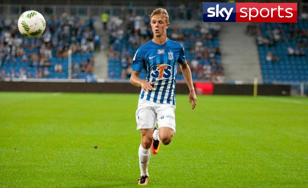 AgentKevinITK's tweet photo. BREAKING: @SkySportsNews are reporting @CelticFC have agreed a fee of £4.8m for Lech Poznań Polish right back Robert Gumny. https://t.co/tABiAwtSbg