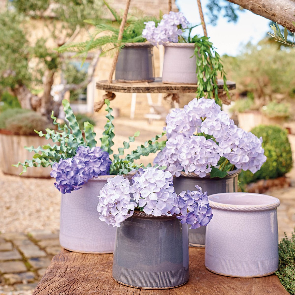 Pavilion_Design's tweet photo. #summervibes you can have all year round with our faux @ParlaneInt purple hydrangea's 💜 
🔎 800157 https://t.co/JzsF4dc2zk
#gardening #garden #flowers #nature #greenhome #decor https://t.co/yUTIaF5lt9