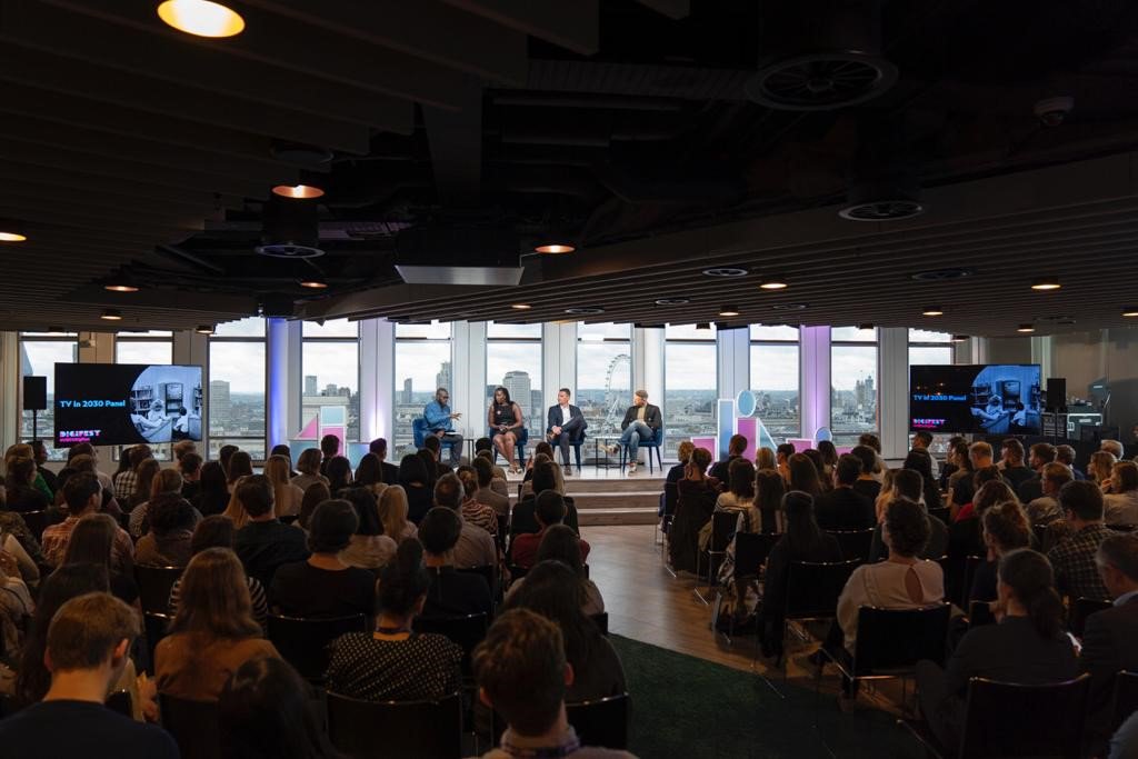 UniIntlStudios's tweet photo. What does the future of TV look like? TV technology and consumption habits have evolved. Our industry experts @MrHowesC @NaomiSesay @WPonnet gave their perspectives in a thrilling panel session on this changing landscape. #NBCUDigifest #TVin2030 #Digital #Festival #NBCUniversal https://t.co/jC2EdUqtmG
