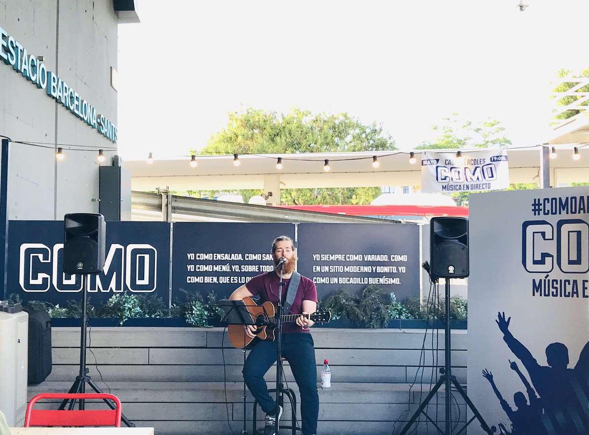 EduardoIsasi4's tweet photo. RT Areas_ES "Los miércoles a las 19h, la terraza del COMO Estación de Barcelona-Sants se llena de buena música en directo de la mano de Areas_ES y SanMiguel: https://t.co/p0t5Xv6DSs 🎶 Ayer con #GuillemGené 🍻 #COMOAfterwork en tiendasestacion https://t.co/gac847ZJ30"
