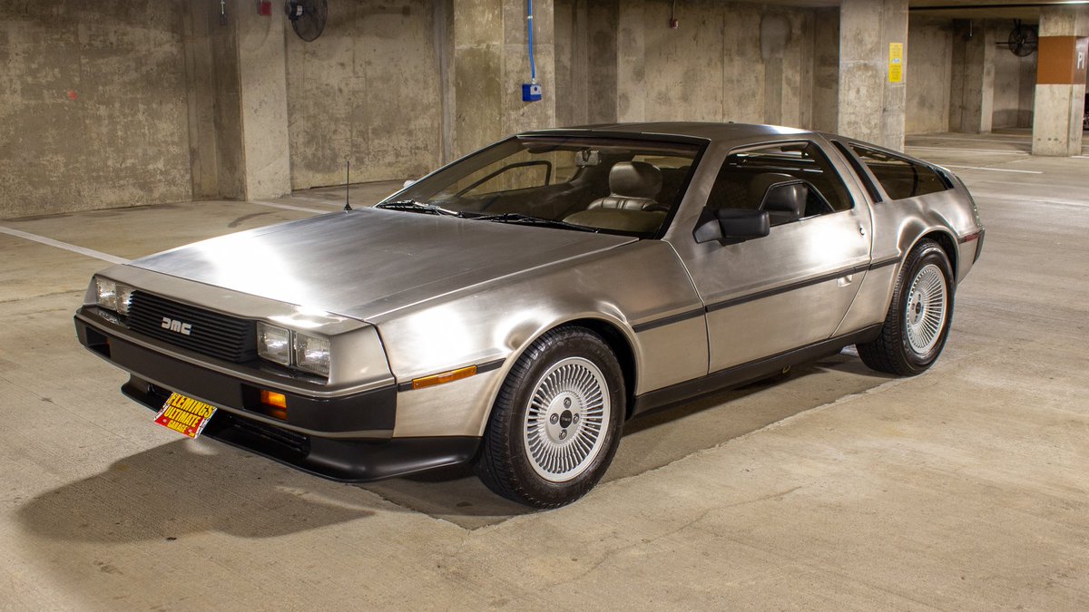 Immaculate DeLorean DMC-12 Is A Real-Life Time Machine: motorious.com/articles/news/…

#DeLorean #DMC12 #classic #cars