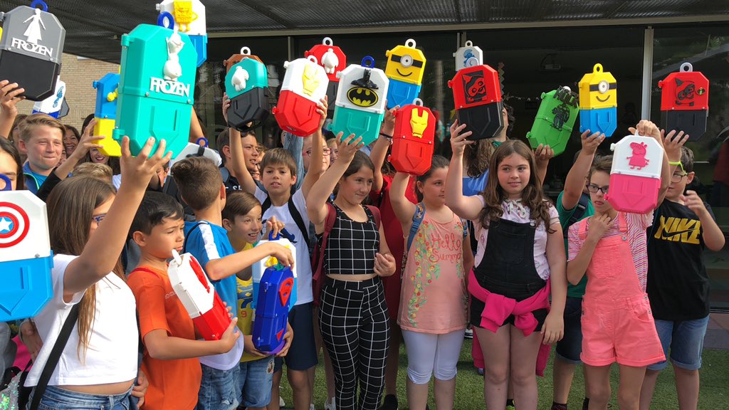 Esta mañana desde <a href="/FGuevejar/">Fantástico Güevéjar</a> del <a href="/GarciaLorcaCEIP/">CEIP García Lorca</a> hemos completado la entrega de 50 #chemobox al <a href="/HospitalJaen/">Hospital Universitario de Jaén</a>. Nuestro “pequeño granito de arena” para ayudar a niños/as luchadores. 
<a href="/kurioso/">Pepo Jiménez</a> <a href="/willperman/">Guillermo Gauna-Vivas</a> <a href="/bdmaisori/">BDMAISORI ∞🐚🌌</a>