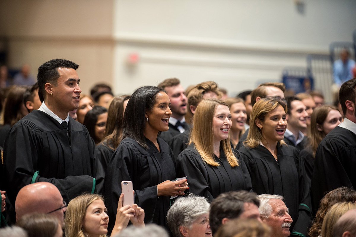 queensualumni's tweet photo. That’s a wrap on spring convocation. Congratulations to the approximately 5,000 new graduates who are now officially Queen’s alumni. #qgrad19 https://t.co/4AF2eyfC1y