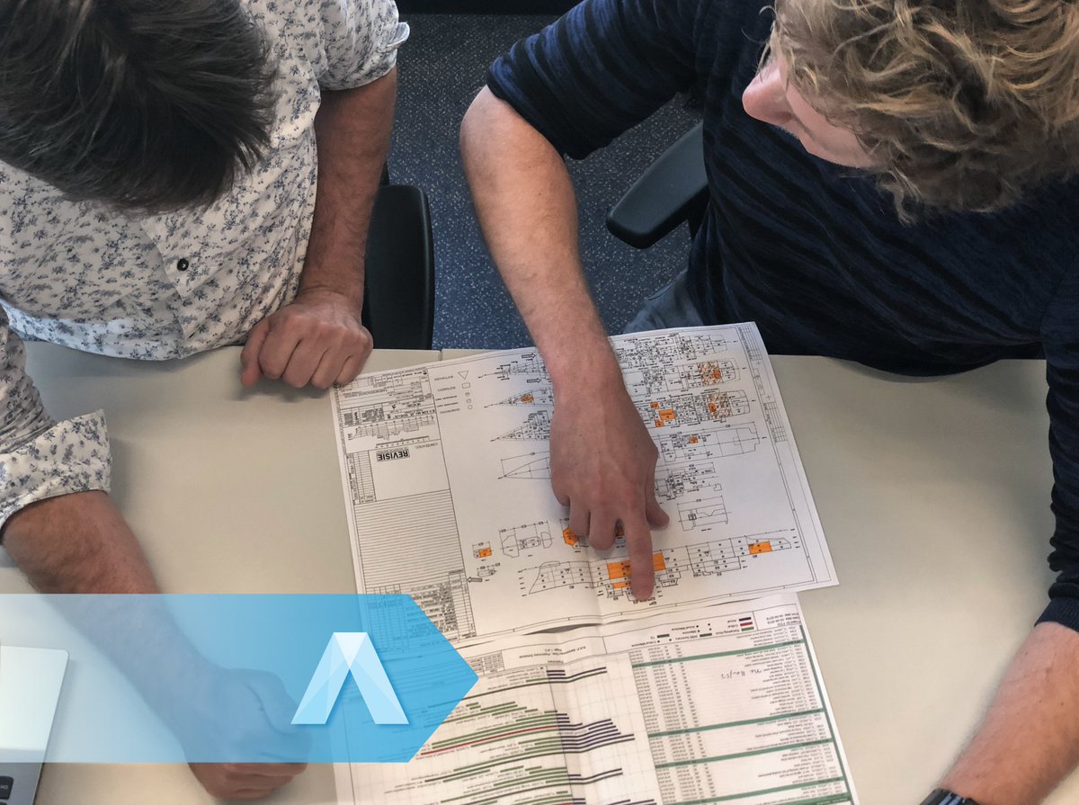 AramGroupBV's tweet photo. Ondanks dat we elke dag extern werken aan de meest prestigieuze projecten bij Aram, zorgen we dat onze kennis continu met elkaar gedeeld wordt, bijvoorbeeld in kennissessies of gewoon over de lunch. Onze professionals leren van elkaar en met elkaar. #support #teamwork #overleg https://t.co/45NBYUdGSH