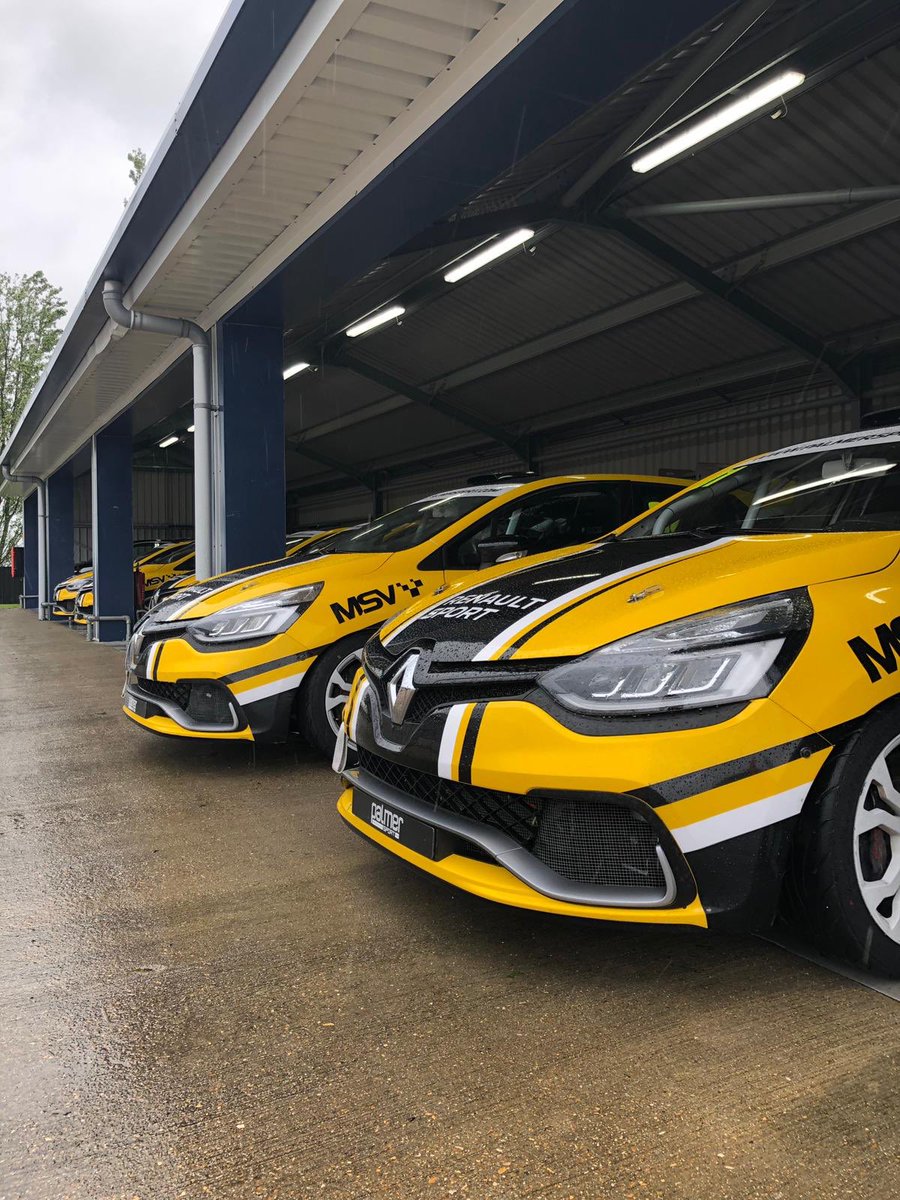 LookersGroup's tweet photo. Half way through Lookers Track Day for @3_5_3.
Some great racing so far and more ahead this afternoon!
#LookersTrackDay https://t.co/dN3sqJAp0X