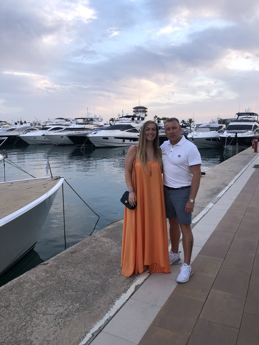 DJLeeDrake's tweet photo. Had the best time working in magaluf last week with @KerrieDobson ❤️ what a week that was at #theultimategetaway #magaluf #s2s #s2sfest https://t.co/h2qeEfKqWa