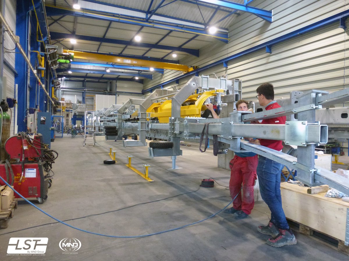 MndGroup's tweet photo. Dans les coulisses de MND: sur notre site industriel d'Alpespaces en Savoie, pré-montage et dernières soudures pour les gares du nouveau télésiège débrayable d’Avoriaz #lafrenchfab #Avoriaz1800 #Sofival #cabletransportation https://t.co/qZlHAA7tqD