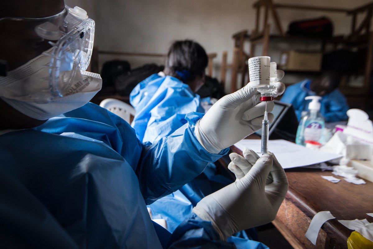 WHO's tweet photo. The rVSV-ZEBOV-GP #Ebola vaccine has shown high efficacy of protection against the disease. https://t.co/KooOBu7GSO https://t.co/TStQj0QxJm