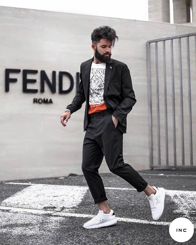 Tag your friend who need to style like this ? 
#incrediblewears ✔
.
.
.
.
.
.
.
.
. . . . . . 
#ootdmens #bestofmenstyle #indianstyleblogger #mensstyleblog #mentrend #menscasual #hypefashion #dailydapper #miami #mensfashionteam #fendi #mensfashiontrends #mensfashionposting #…