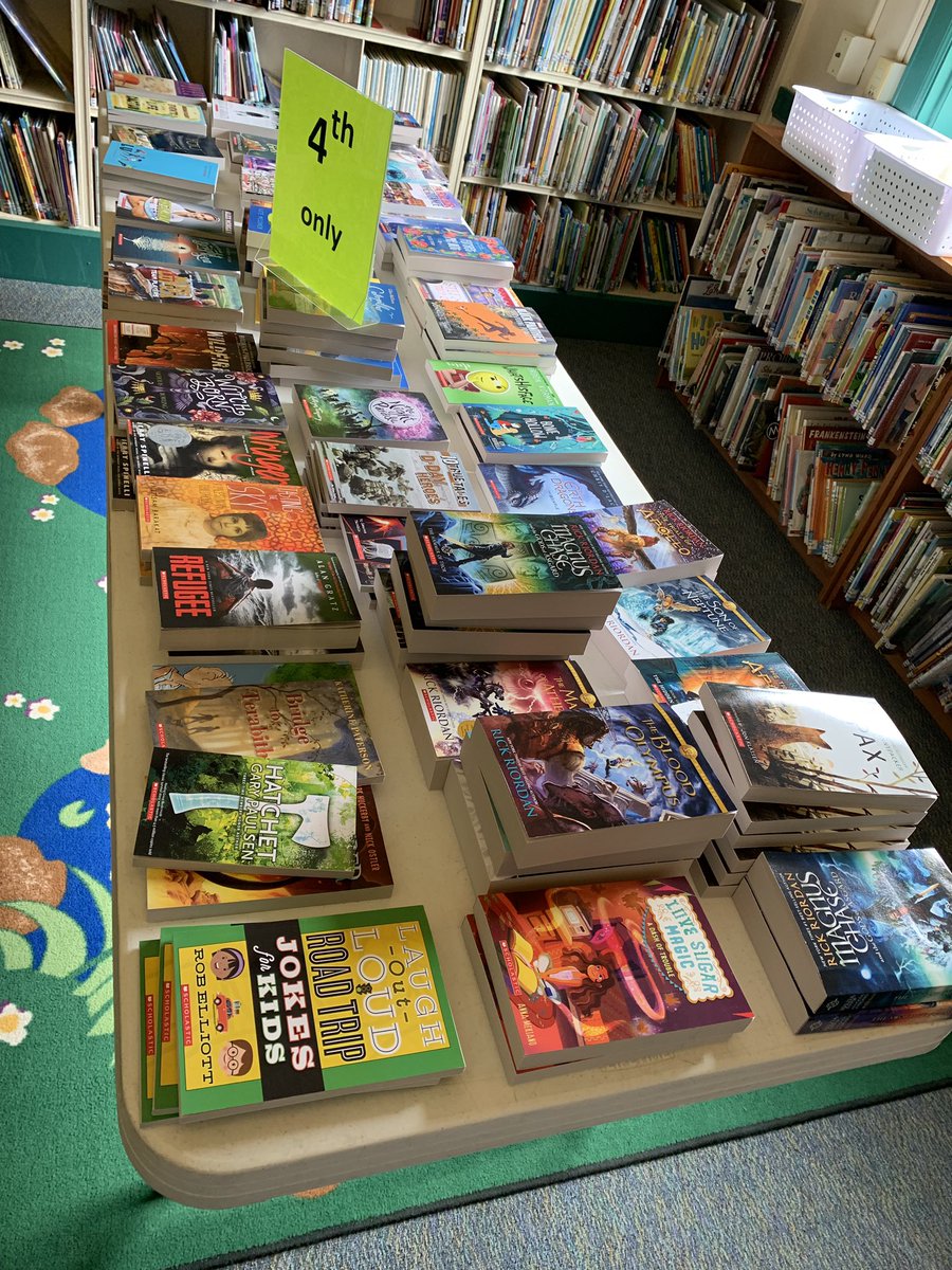SkarinJo's tweet photo. Literacy Day at SCES. Thank you SPTO and Abbott Library! #SunapeeCentral https://t.co/vlgpwG7l83