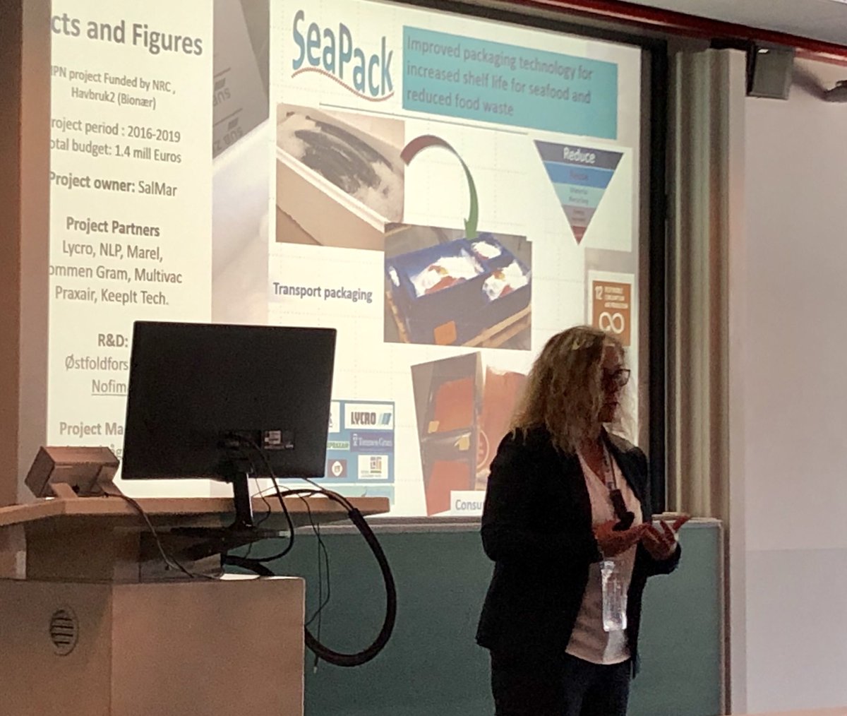 Marit Kvalvåg Pettersen from @nofima presents research showing different aspects of shelf life and #packaging aspects for salmon and that monomaterials In plastic can work.