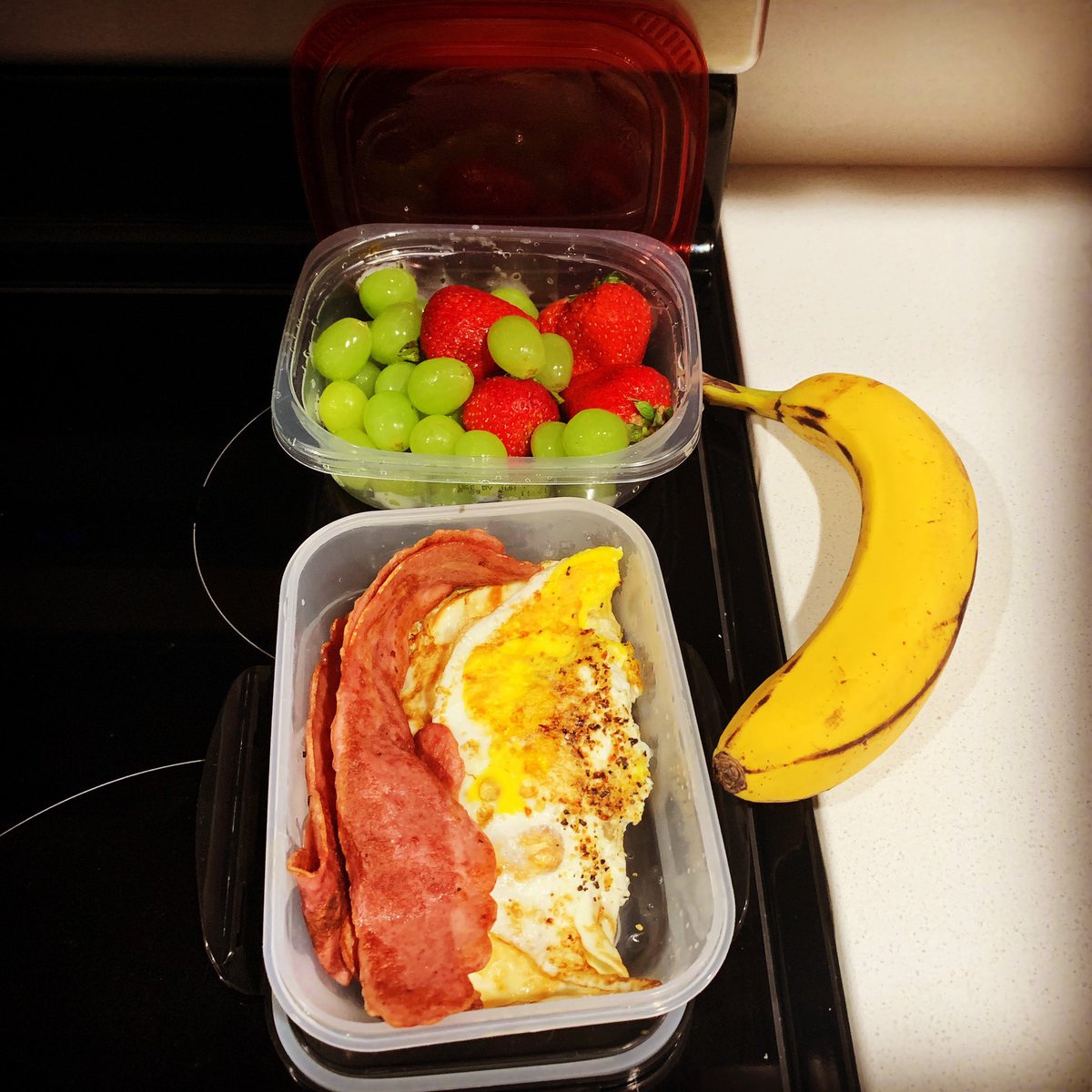 StaffsergeantJ's tweet photo. #breakfastofchampions eat #healthy #focus on building a better body. @usarec @USArmyJaxBn @CSM_Ruiz #level3 striving for greatness @KGArmyRecruiter @NickSubryan 
💪🏾💪🏾💪🏾💪🏾🏋🏾‍♀️🏋🏾‍♀️🏋🏾‍♀️🏋🏾‍♀️👏🏽👏🏽 #Teamjohnson💯👏🏽🙌🏾🏋🏾‍♀️🍇🍏🥦🍳🥓 #dgpe https://t.co/dq1rNtVvox
