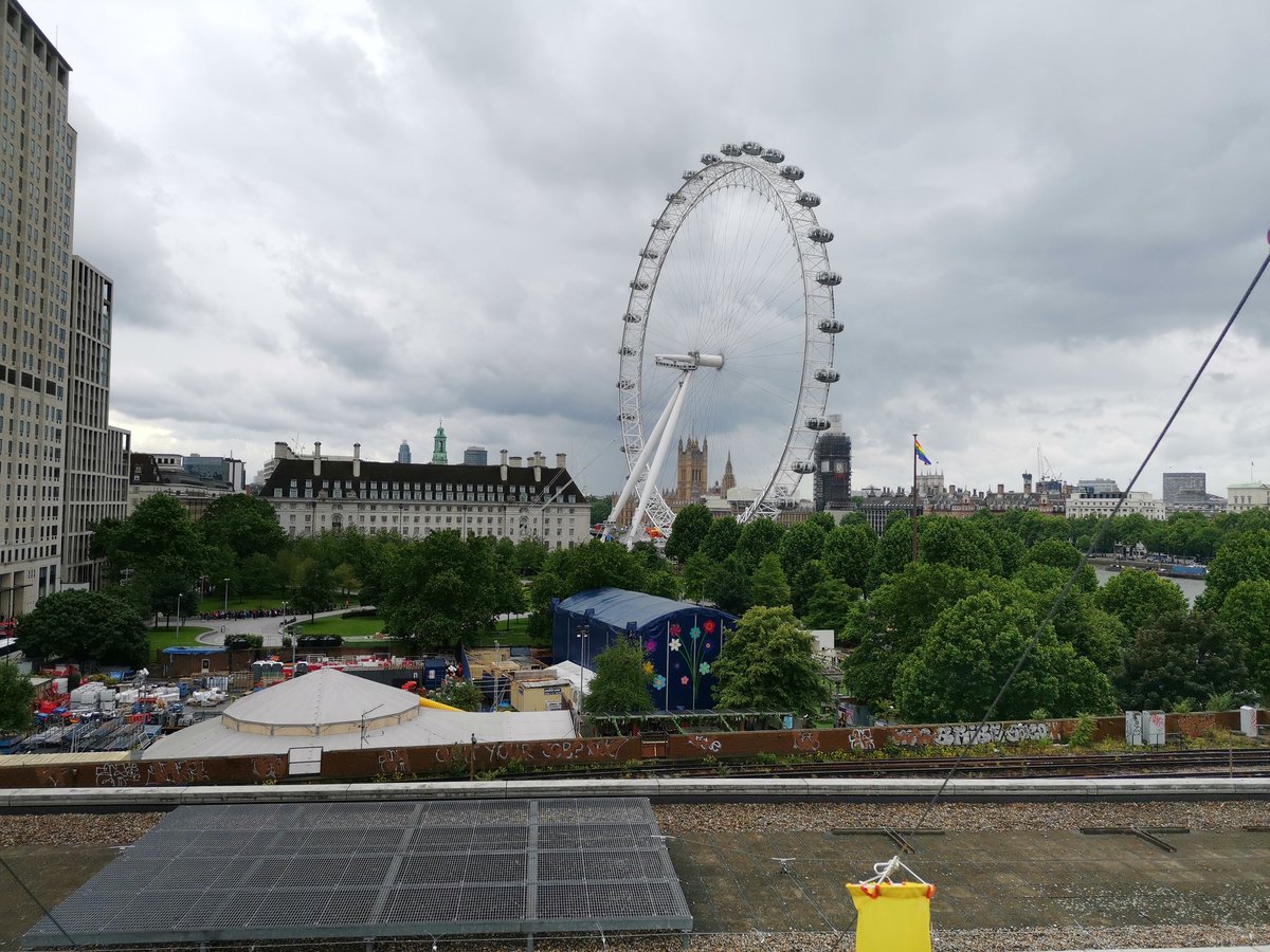 bhavis's tweet photo. Why is everything so colourful including me 😜 #colormylondon #honor20series https://t.co/dR5hUodrif