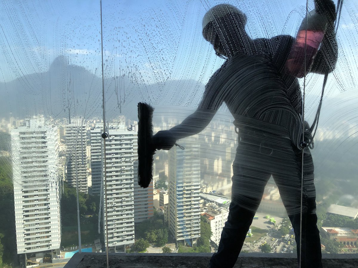 tagesthemen's tweet photo. Damit unser Blick auf den Cristo ungetrübt bleibt. #Liveposition #ARD #Rio https://t.co/DoCXDiwXc4