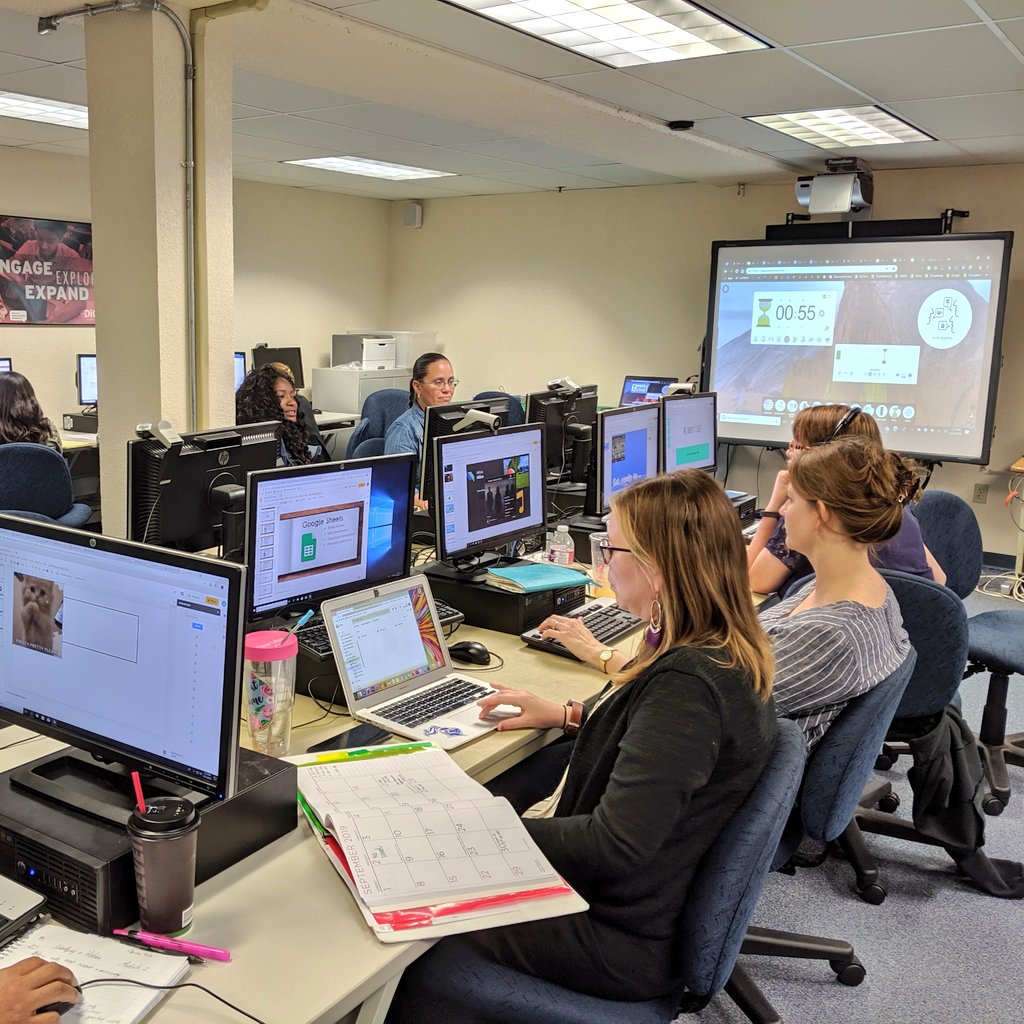 andy4edu's tweet photo. Day 1️⃣ of Google Academy with @edtechjim was a smashing success! Our participants were EXCITED to dive into every 🛠️ we shared! Looking ➡️ to Day 2️⃣ today! #FWflex19 https://t.co/GS1XkykPXO