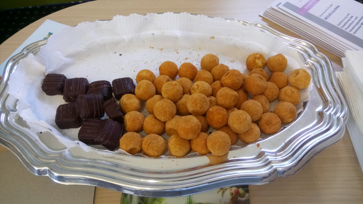 NBK_GW's tweet image. &quot;Beeren haben Potential!&quot;, gab Professor Doktor Flick in seinem Beitrag zum Besten. Die #Polyphenole sind ein wichtiger und gesundheitsfördernder Bestandteil der Nahrung, wie in diesen Pralinen. #Gesundheit2019 ^jmr