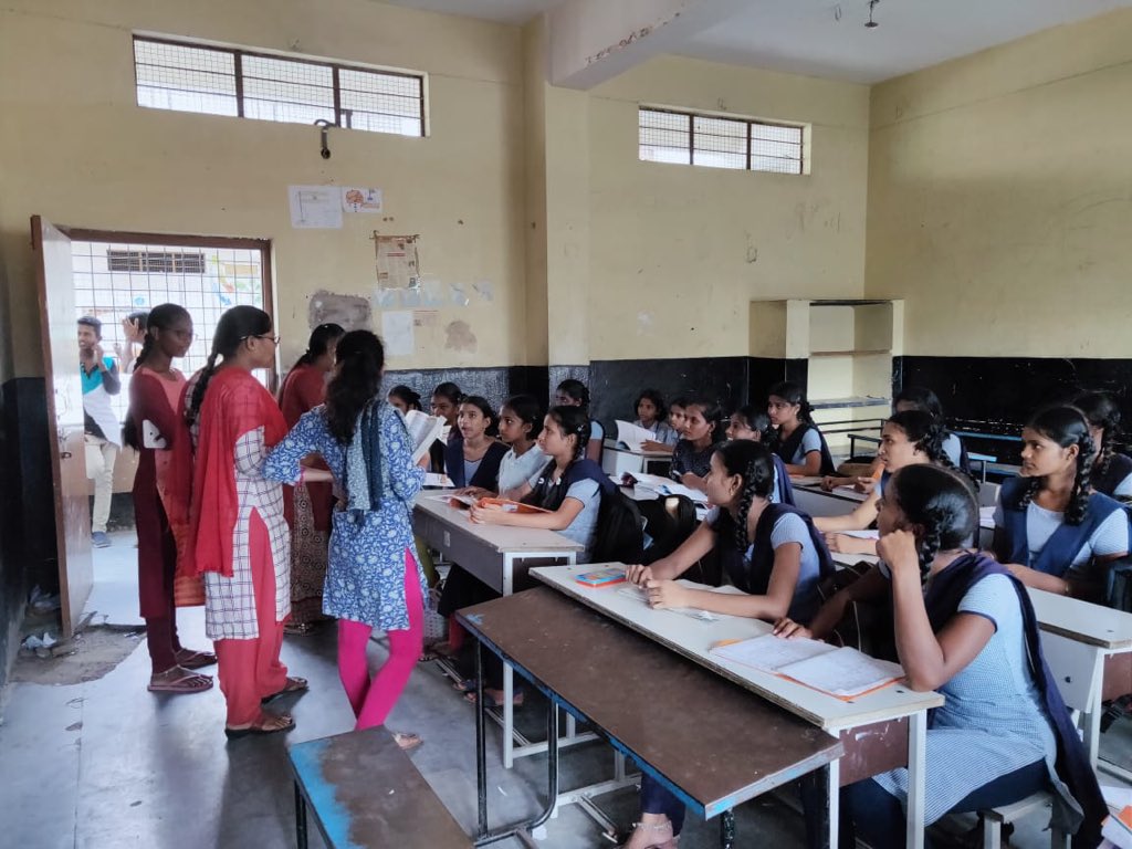 Every child in school is a child out of #ChildLabour & out of #ChildMarriage Saluting the 234 #FemaleChangemakers of Kishori vikas program working for #Girlchild 👧 
School 🏫 Round table school
Nirvahak: Swetha, Jyothi, Sunitha
#KindlingHope
Sevabharathi.org
