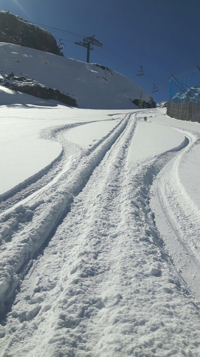 arcalaska's tweet photo. 12.06.19
Guardarem aquestes imatges d'aquest dia a Arcalís. Des d'el 1998 no tenim registre de cap nevada així al mes de juny a #Andorra ✌😃

#Arcalaska #NeverSummer https://t.co/6hez2otbFF