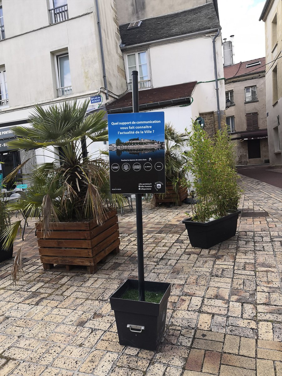 #Pontoise vous invite à flâner au cœur de la ville. Un air de fête, de farniente et de découverte musicale seront au rendez-vous lors des Jeudis de l'été.  Quel support de communication vous fait connaitre l'actualité de la ville ? Profitez de ces soirées pour y répondre.